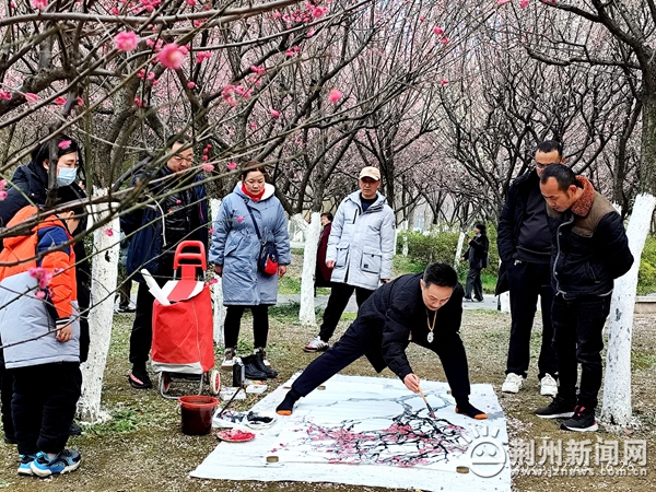 中山公园满园梅幽香画笔写生赞荆州