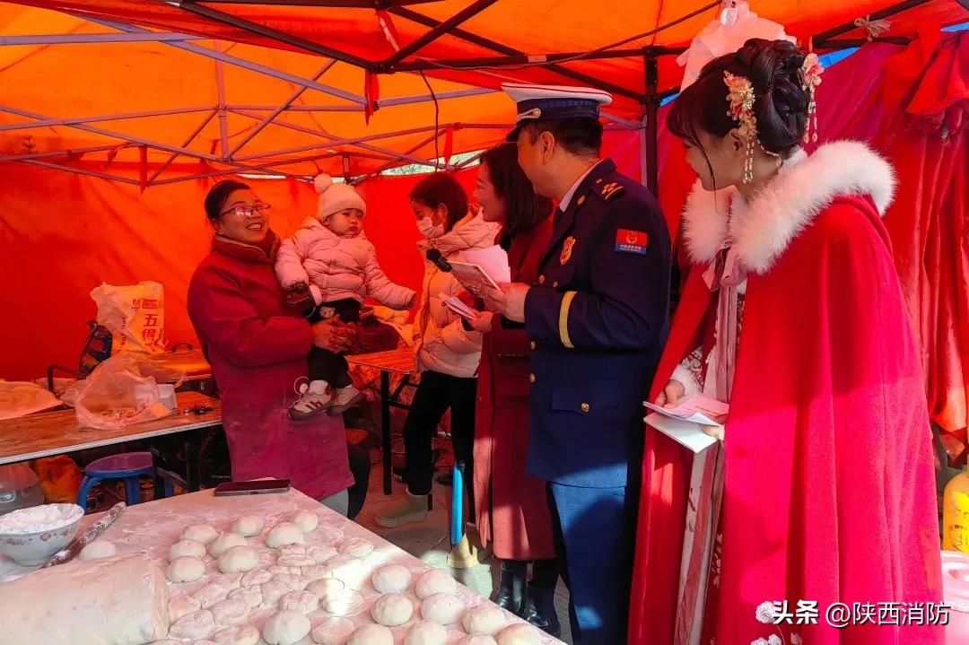 逛会!消防宣传开启赶集模式,深入农村送平安!