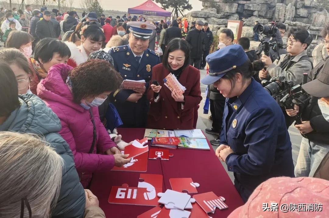 逛会!消防宣传开启赶集模式,深入农村送平安!