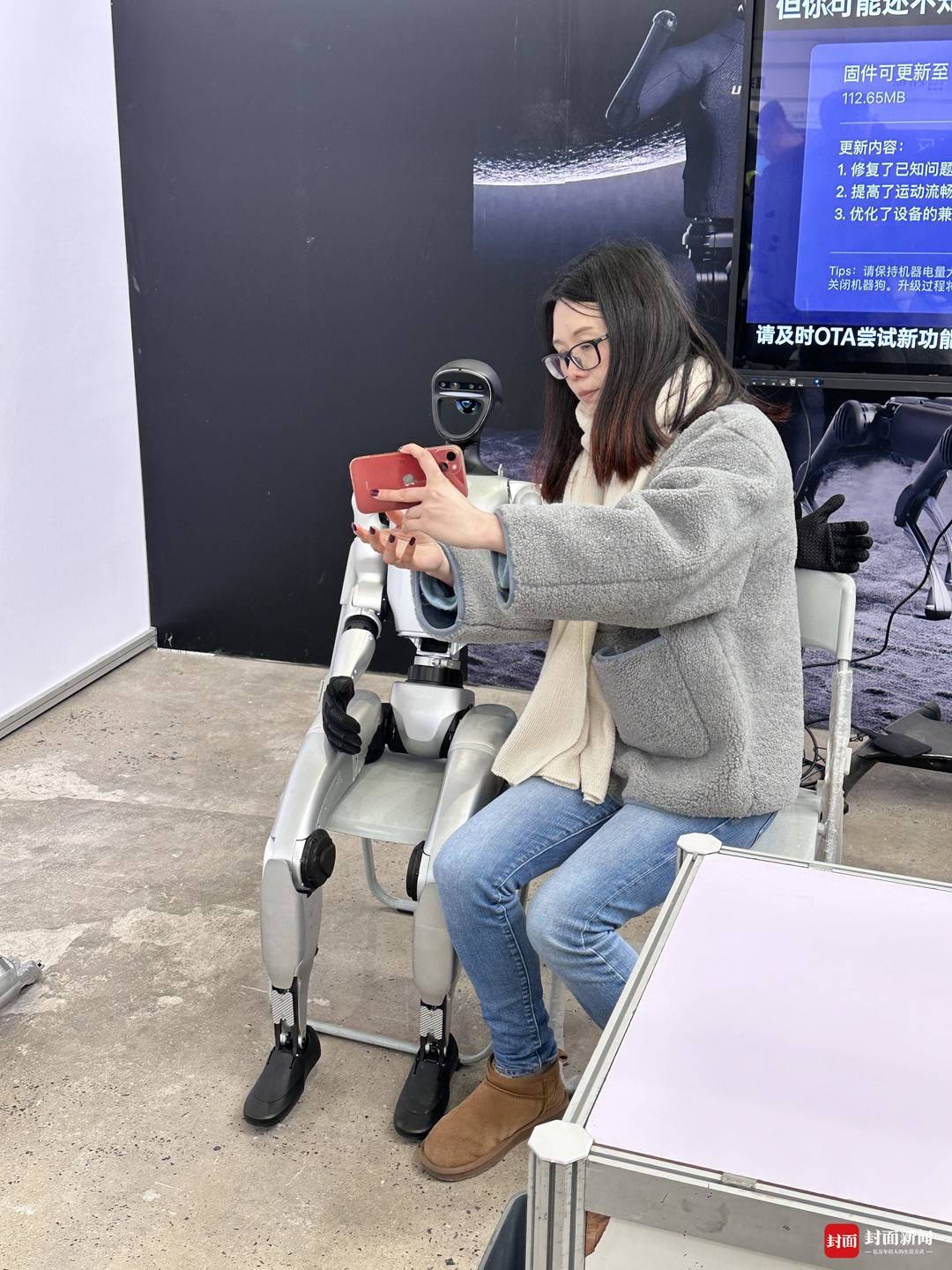 春晚跳舞,工厂搬砖,还会功夫:人形机器人居家叠被子还需等