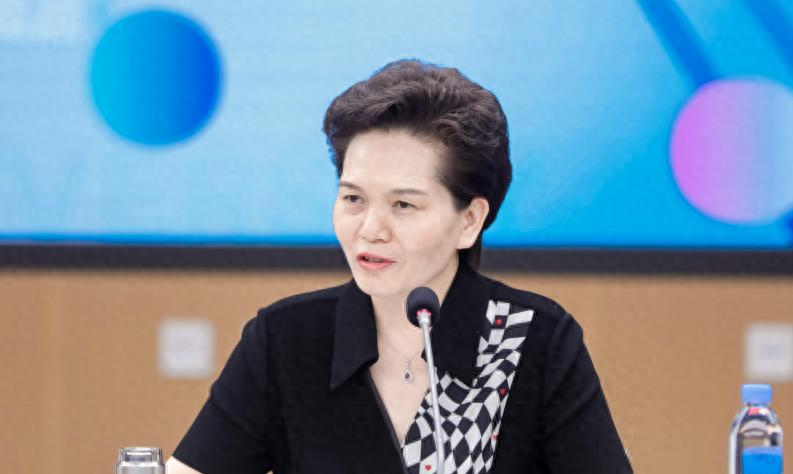薛景霞，被撤销资格